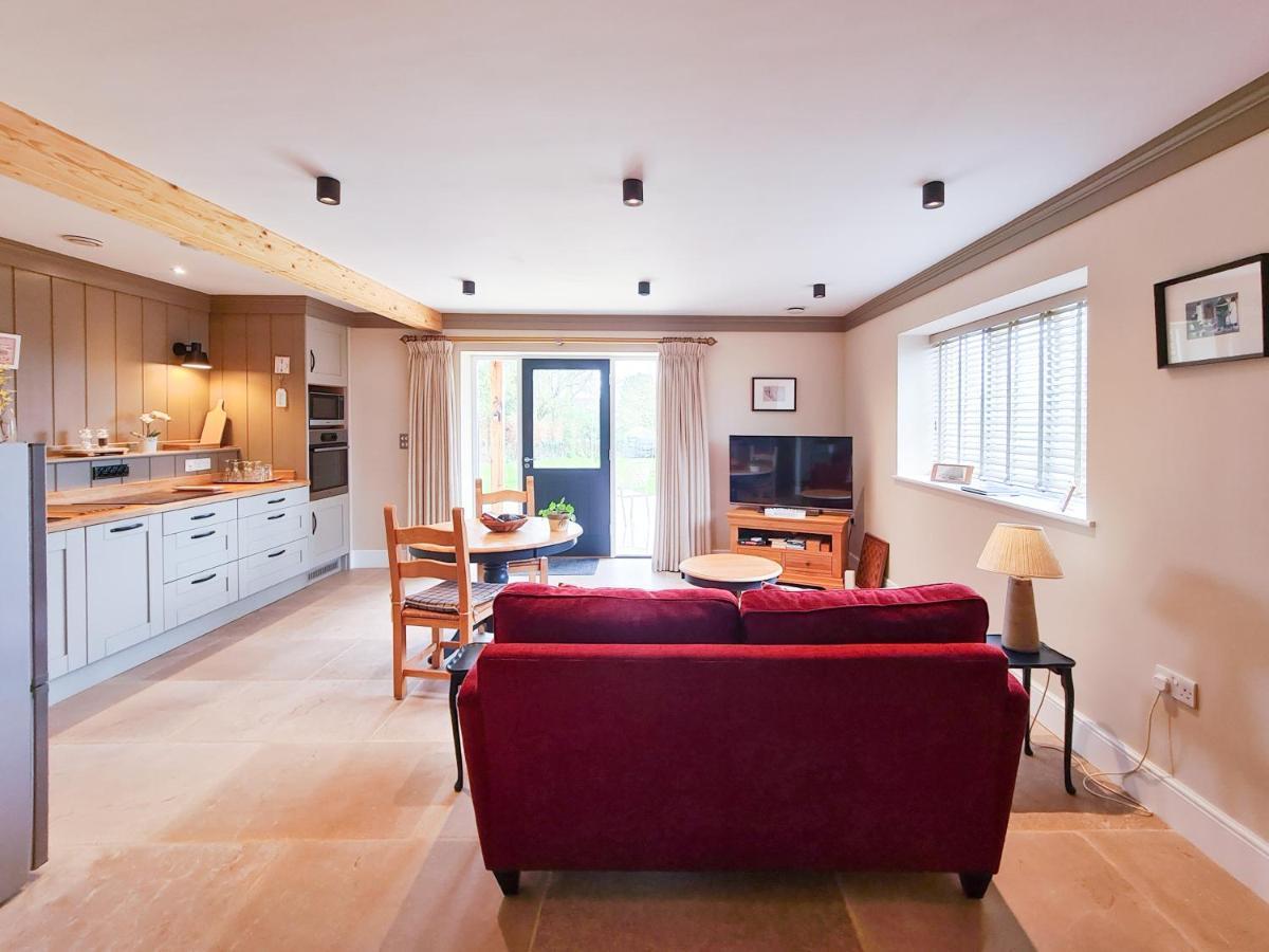 Luxury Lodge @ Ewen Barn - Private 5* Retreat سيرنسيستر المظهر الخارجي الصورة
