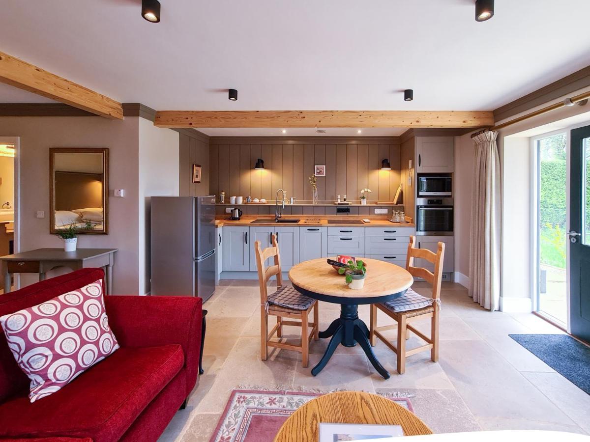 Luxury Lodge @ Ewen Barn - Private 5* Retreat سيرنسيستر المظهر الخارجي الصورة