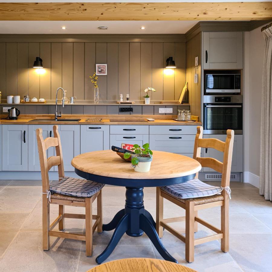 Luxury Lodge @ Ewen Barn - Private 5* Retreat سيرنسيستر المظهر الخارجي الصورة